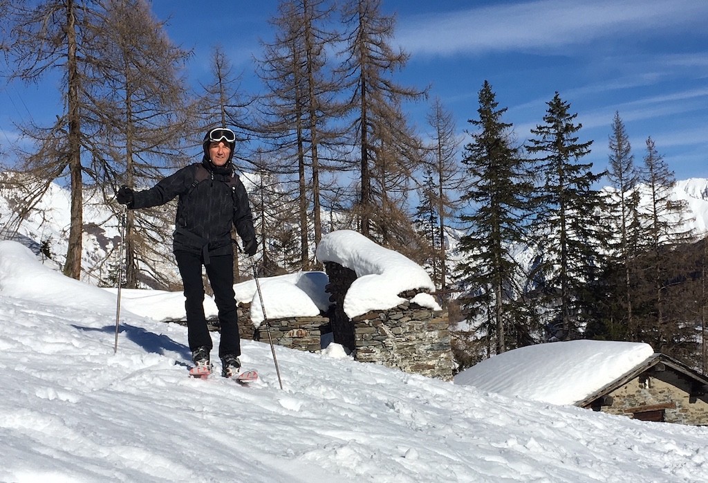 Dans la « Cinque », pause face à une vieille bergerie